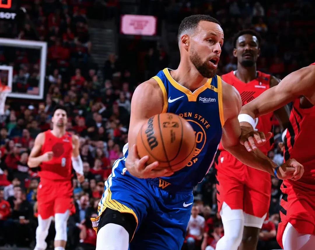 关键时刻NBA季后赛焦点战,罗马回应争议,赛场秩序良好,心理建设被强调(今日nba常规赛焦点战役) 关键时刻NBA季后赛焦点战,罗马回应争议,赛场秩序良好,心理建设被强调(今日nba常规赛焦点战役)