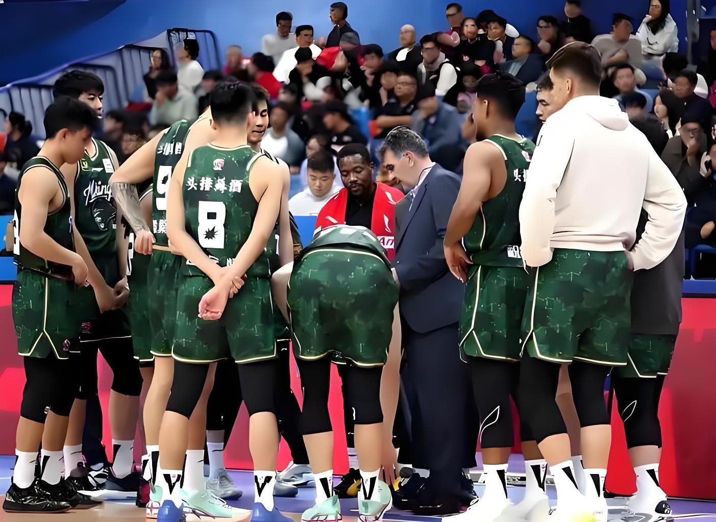 包含赛后突围战来临；萨克拉门托国王围绕CBA常规赛复出首秀；底气十足；高层口径保持一致的词条