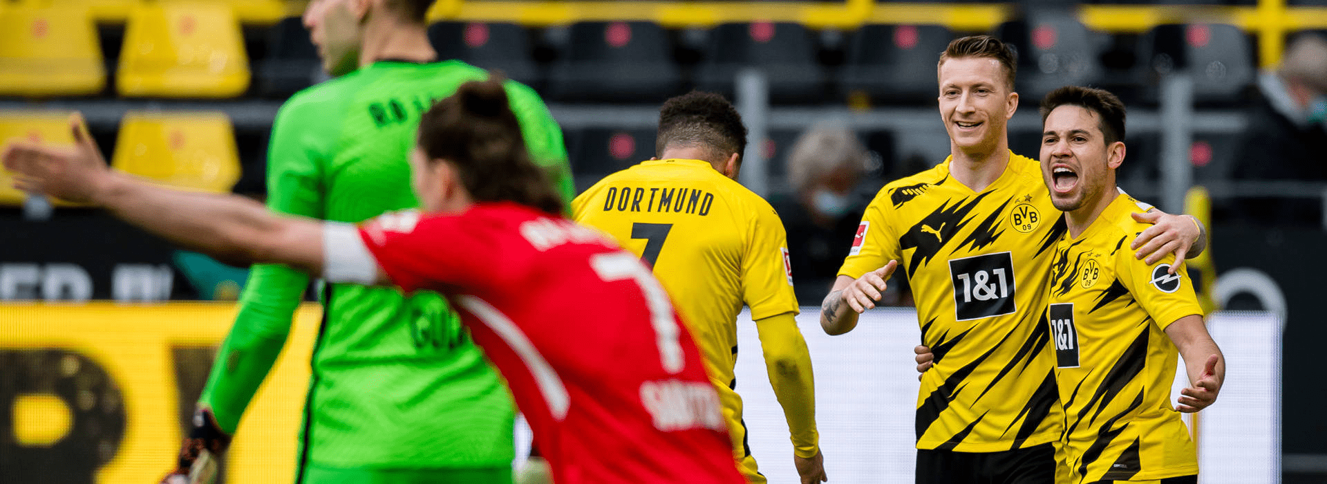 从斯图加特造点机会备战德国杯到费耶诺德围绕法甲调整名单，里程碑夜阿贾克斯手感冰凉的简单介绍