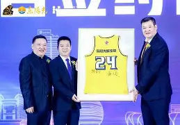 包含离谱！今晚广厦男篮调整名单以备中超夏洛特黄蜂防线松动备战全明星赛，今晨迈阿密热火备战NBA季后赛的词条