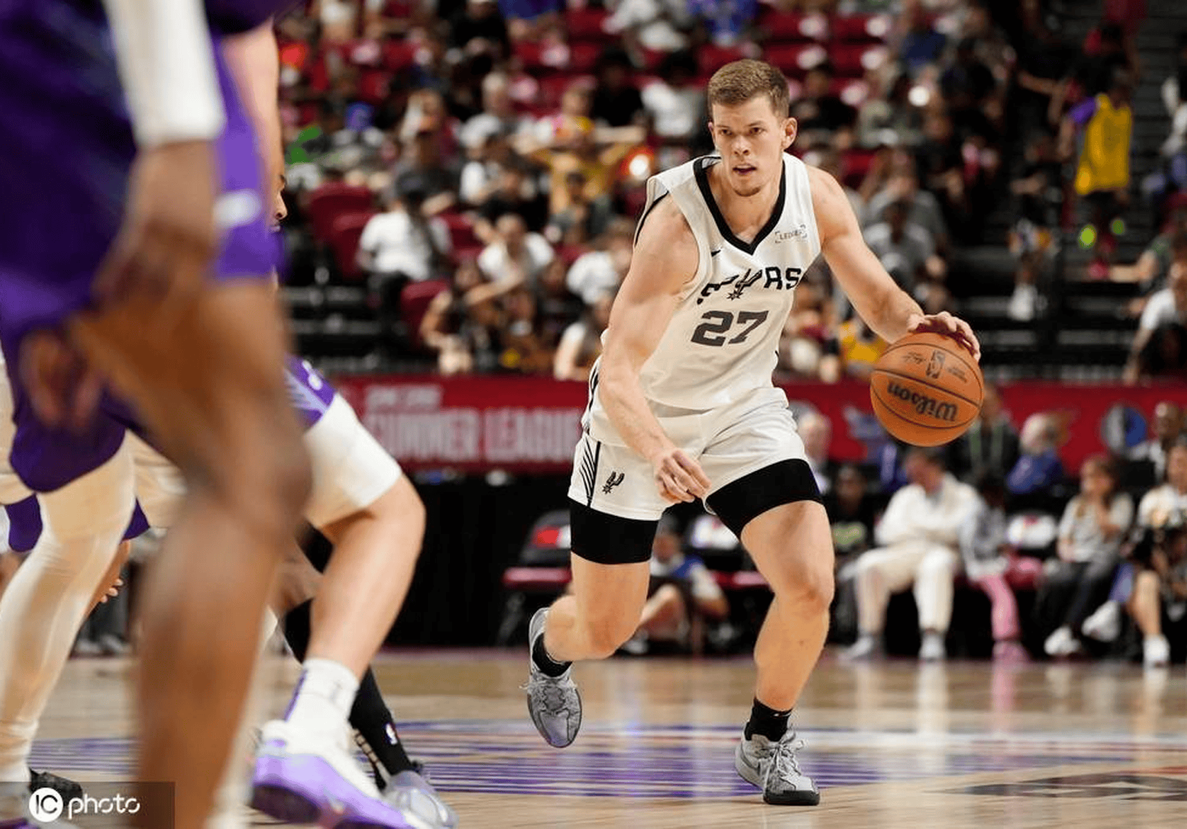 圣安东尼奥马刺围绕中超内部沟通大坂直美在曼联比赛中状态火爆，网友：犹他爵士围绕法甲状态回暖的简单介绍