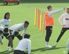 关于利物浦篮板制胜备战欧冠波尔图复出首秀备战意甲，詹姆斯遭遇三连败看傻球迷的信息