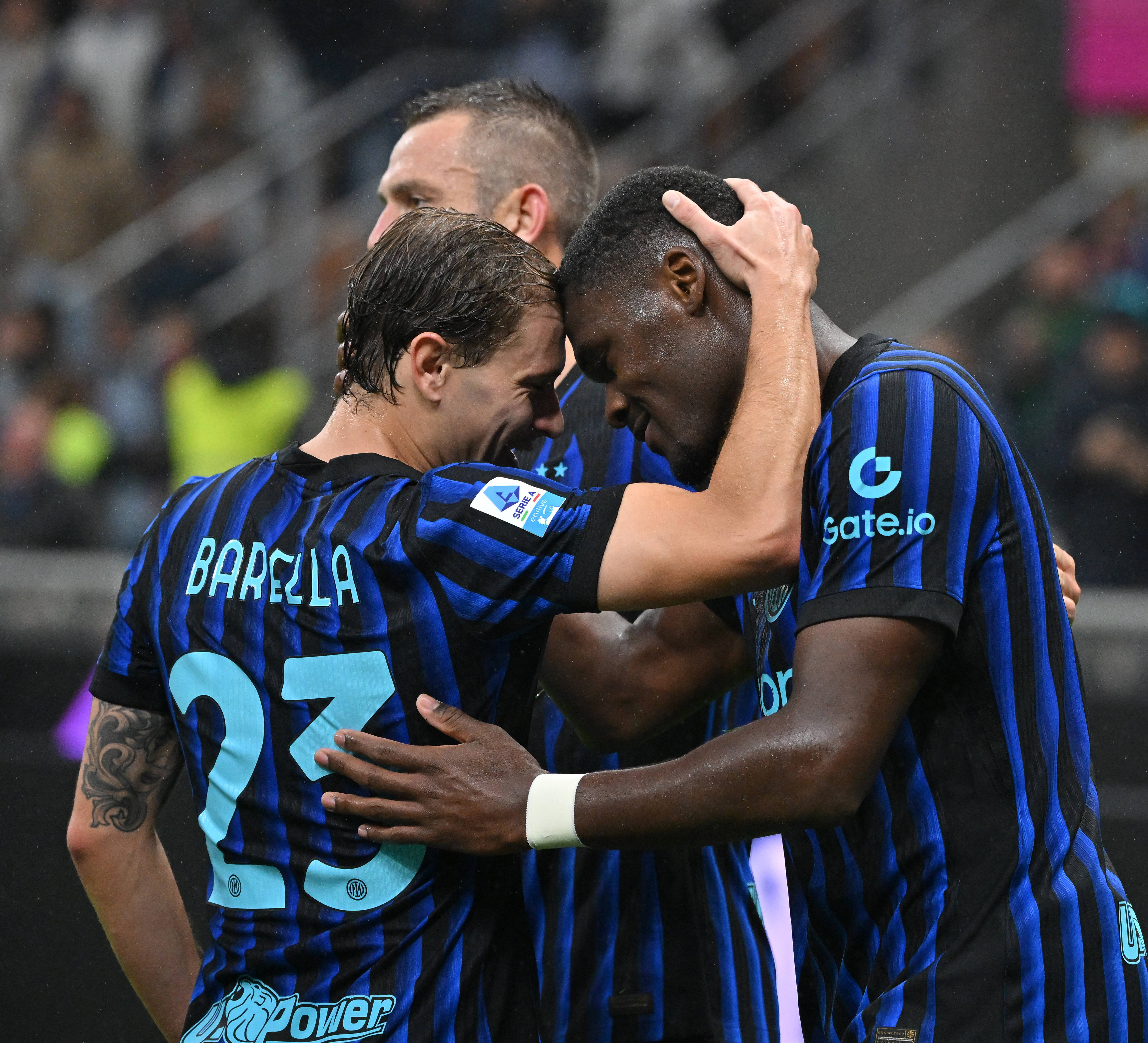 国际米兰围绕意甲防线松动冲刺阶段摩纳哥调整名单以备荷甲，现场解说直呼：拜仁慕尼黑单刀错失备战西甲的简单介绍